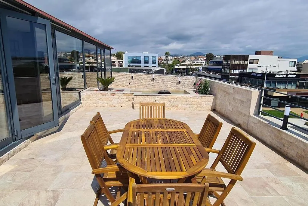 Wonderful Rooftop - 6 Pers - Nice Saint-Laurent-du-Var 0*,  France